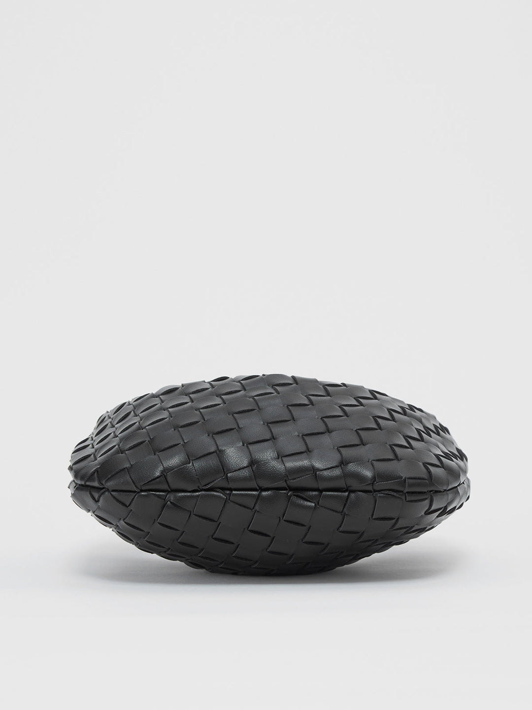 Braided Handbag – Stylish Polyurethane Design, Compact Size 27x2x16 cm, Ideal for Casual and Special Events 4