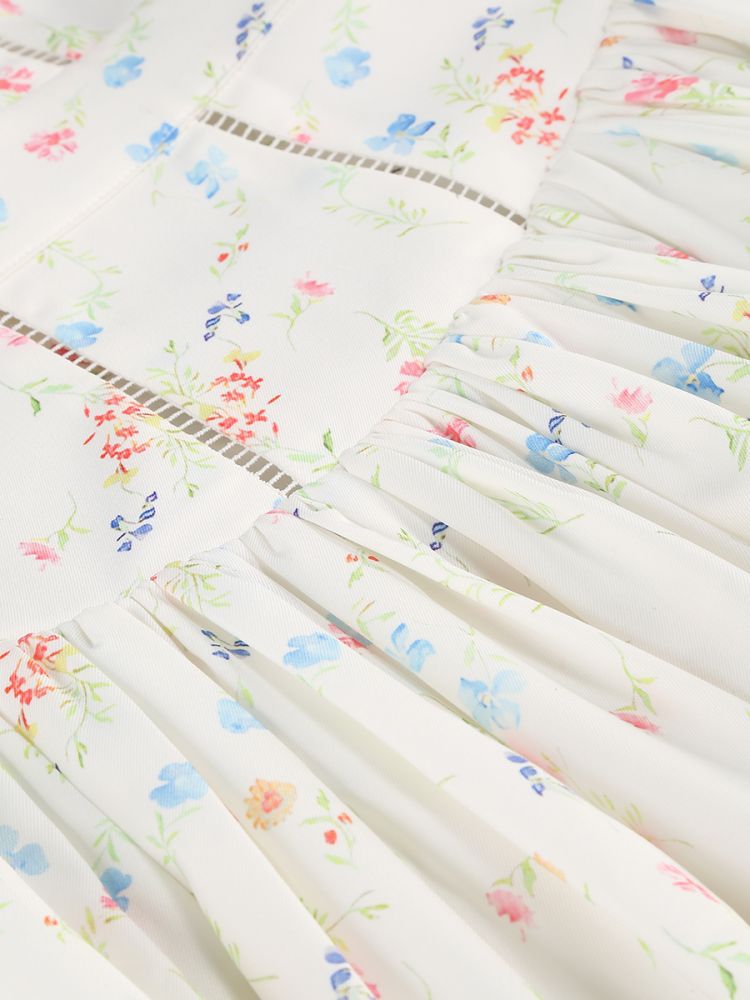 Florales Trägerkleid mit Taillennaht