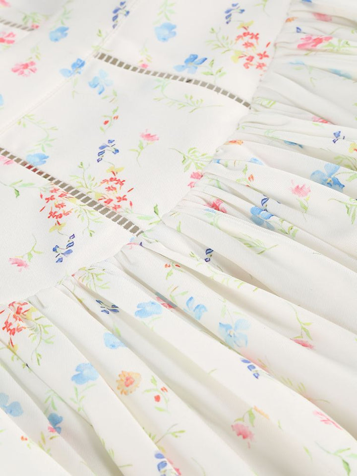 Florales Trägerkleid mit Taillennaht