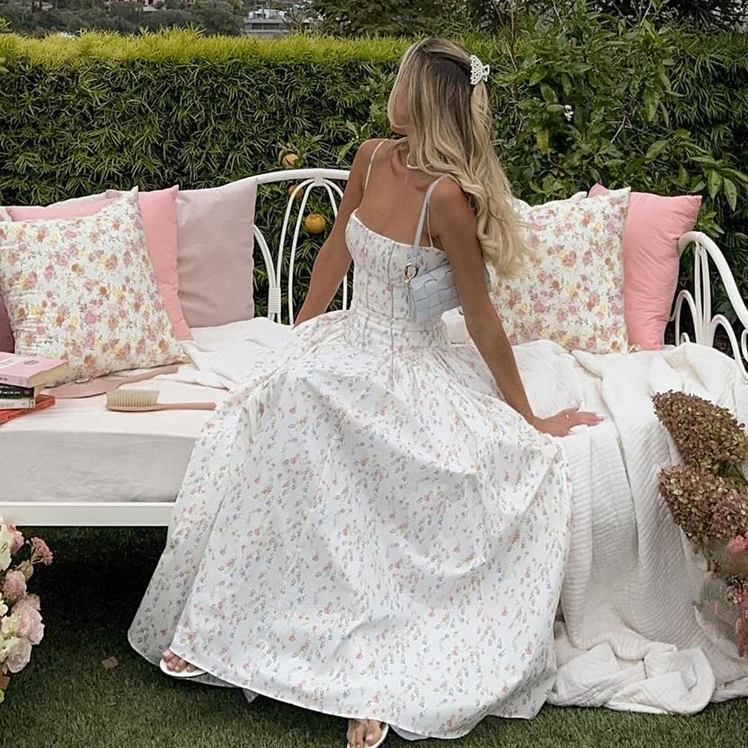 Florales Trägerkleid mit Taillennaht