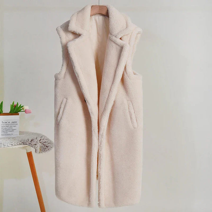 Sleeveless Women's Teddy Coat – Cozy Winter Outerwear for Stylish Layering in Soft Fabric 4