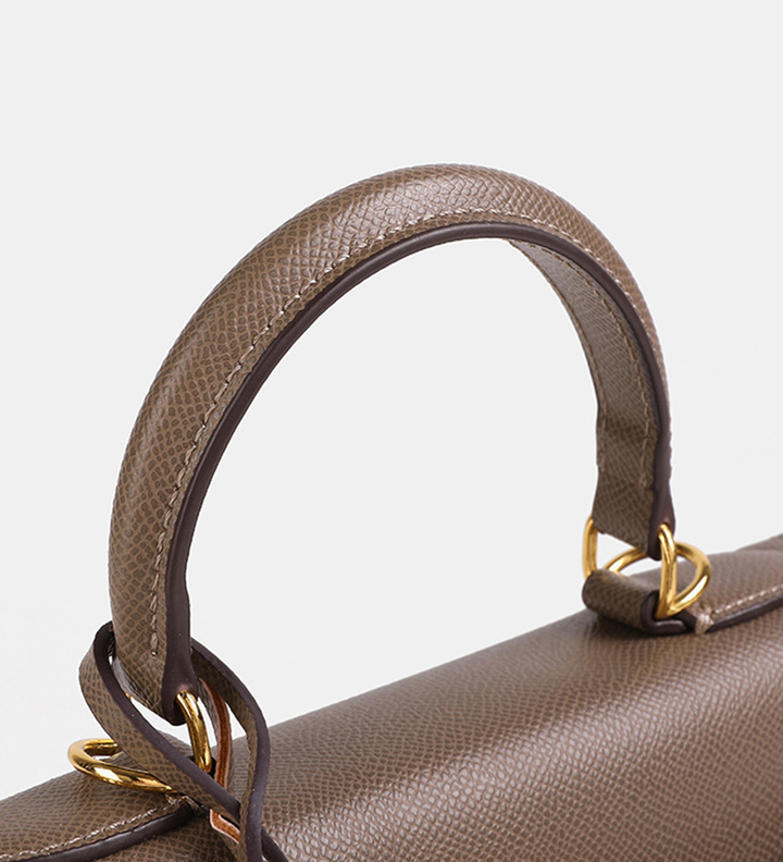 Handtasche mit Schlossdetail