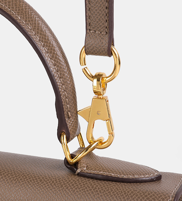 Handtasche mit Schlossdetail