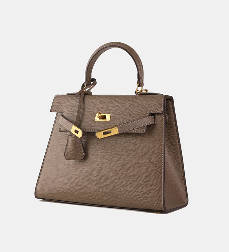 Handtasche mit Schlossdetail