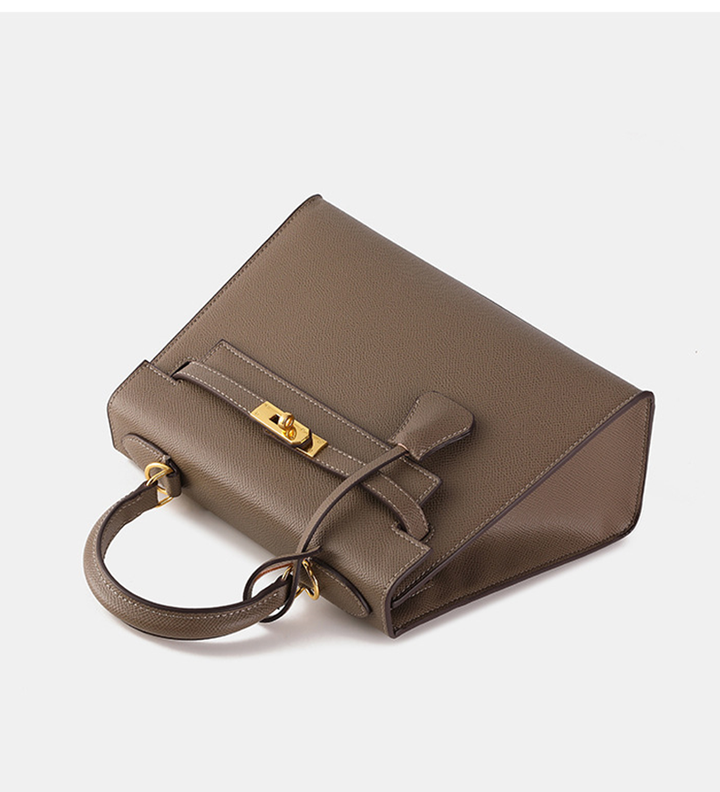 Handtasche mit Schlossdetail