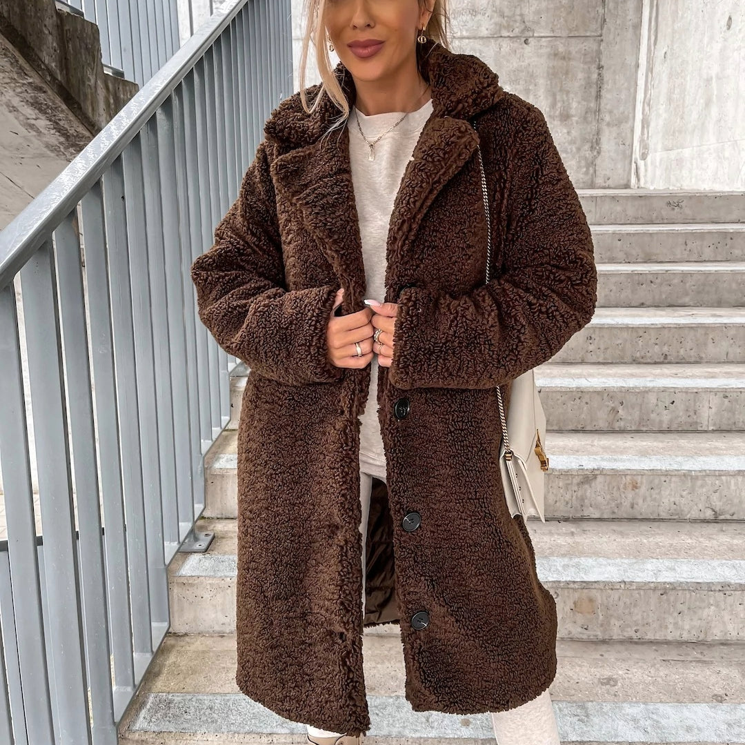 Cozy Women's Teddy Coat for Winter – Elegant and Warm Outerwear 3