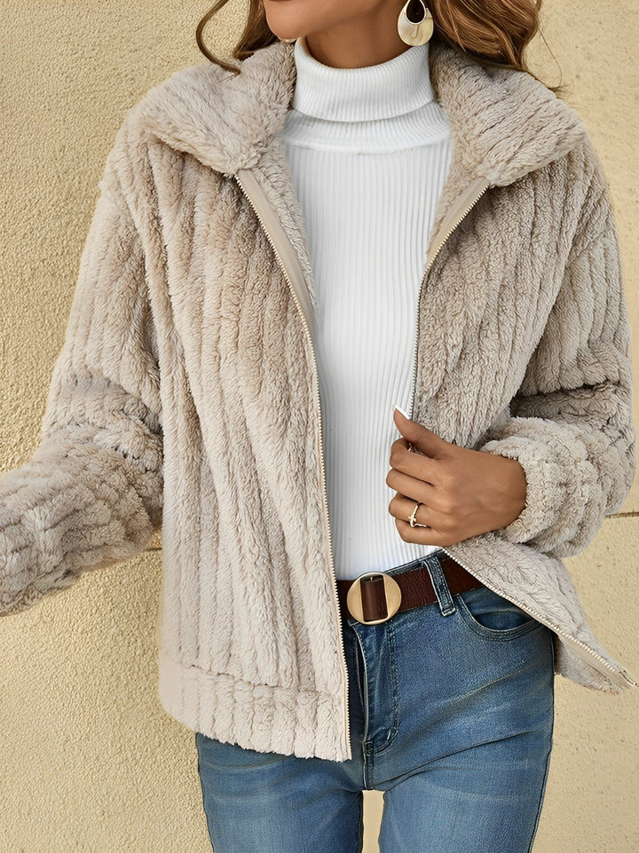Elegant Women's Teddy Coat – Cozy Winter Outerwear in Soft Fabric, Relaxed Fit for Everyday Style 0