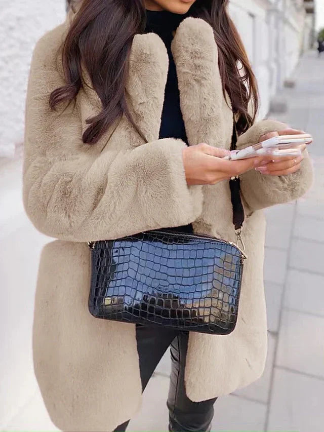 Elegant Women's Teddy Coat – Stylish Faux Fur Winter Coat for Warmth and Comfort 7