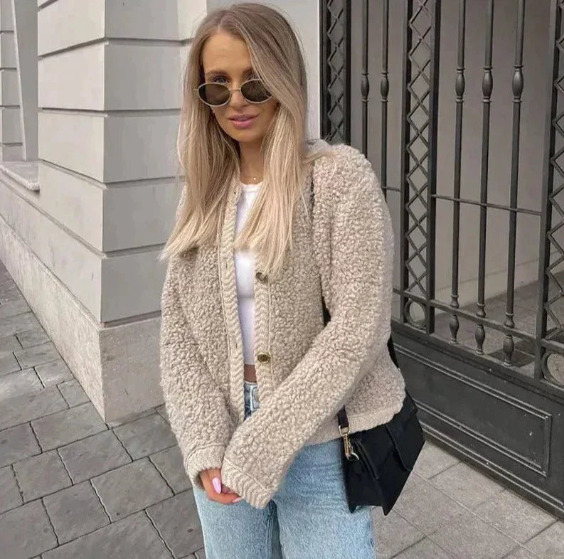 Elegant Women's Teddy Coat – Stylish Winter Coat for All Seasons, Comfortable Fit, Available in Multiple Sizes and Colors 1
