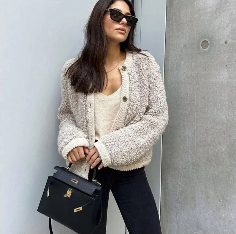Elegant Women's Teddy Coat – Stylish Winter Coat for All Seasons, Comfortable Fit, Available in Multiple Sizes and Colors 3