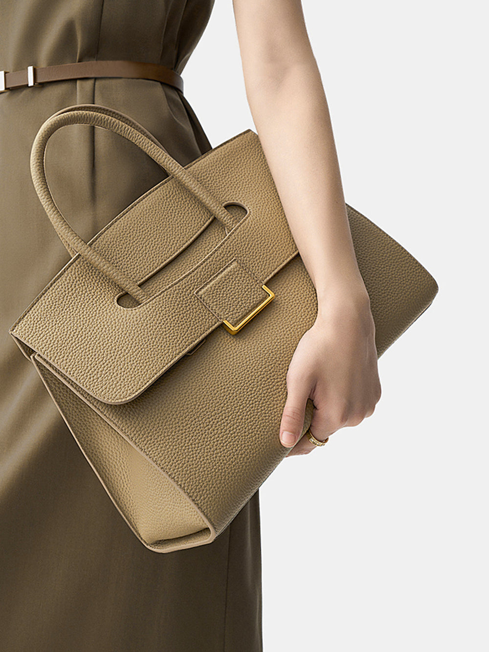 Metropolitan Tote Bag – Stylish Durable Polyurethane Design, One Size, 13.4 Length, Everyday Essential Bag 0