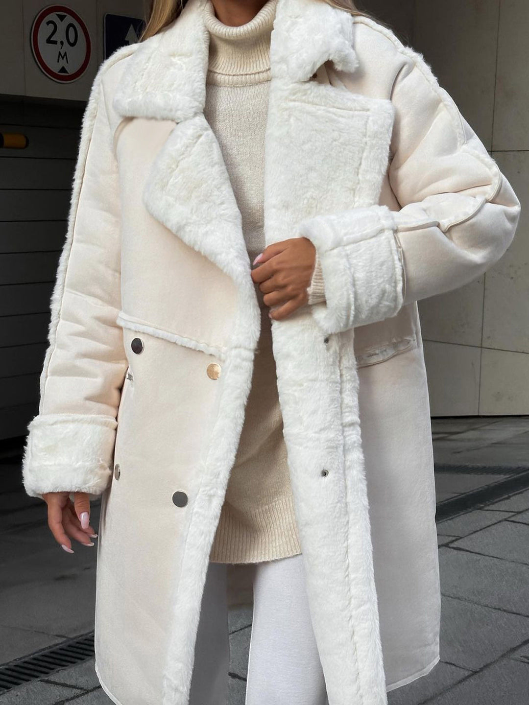 Plus Size Women's Winter Teddy Coat – Elegant and Cozy Outerwear for Cold Days 1
