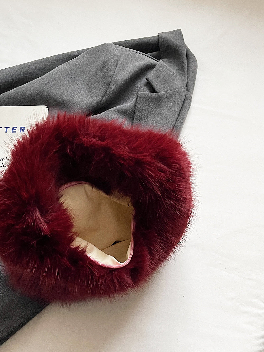 Rounded Fuzzy Handbag in Soft Polyester – One Size Trendy Accessory for Everyday Use 2