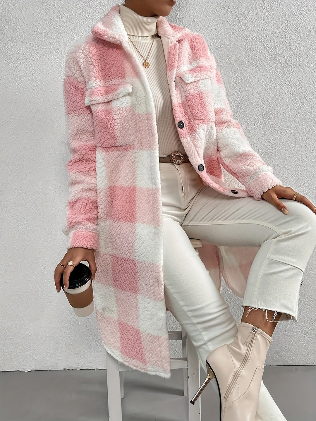 Stylish Women's Checkered Teddy Coat – Warm Winter Coat for Cozy Comfort in Multiple Sizes and Colors 0